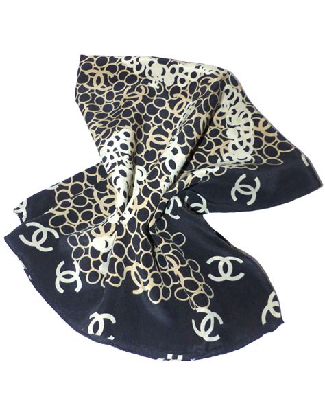 Foulards Chanel Luxe Occasion .